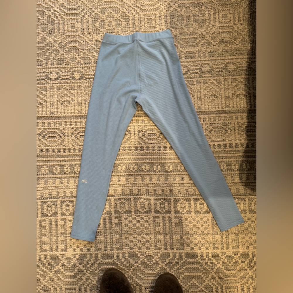 NWHT ALO YOGA SOLD OUT DENIM KNIT LEGGINGS - Picture 2 of 4